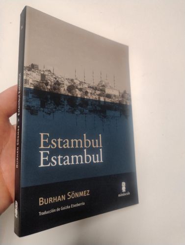 Portada del libro de Estambul Estambul