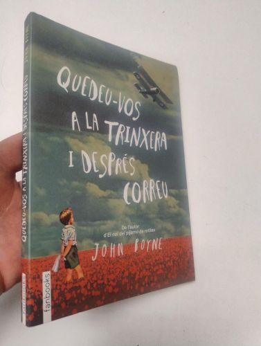 Portada del libro de Quedeu-vos a la trinxera i després correu