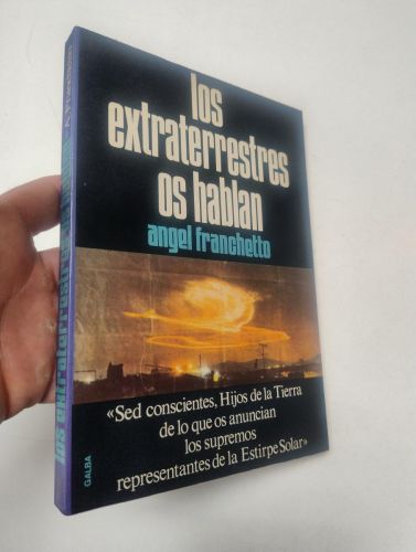 Portada del libro de Los extraterrestres os hablan