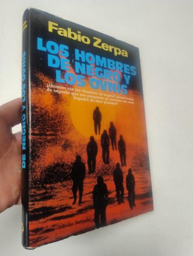 Portada del libro de Los hombres de negro y los OVNIS