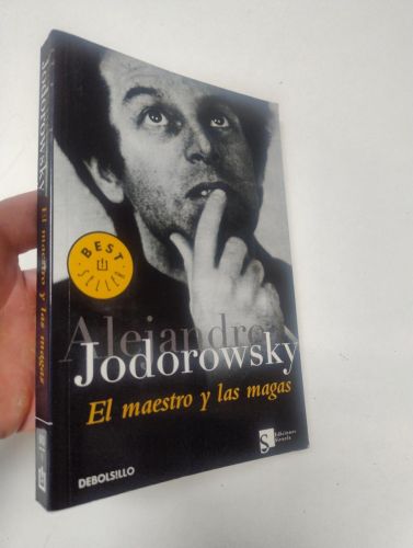 Portada del libro de El maestro y las magas