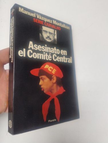 Portada del libro de Asesinato en el Comité Central