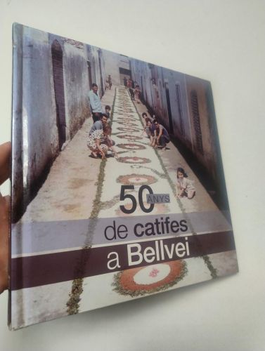 Portada del libro de 50 anys de catifes a Bellvei