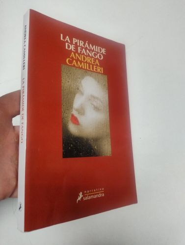 Portada del libro de La pirámide de fango