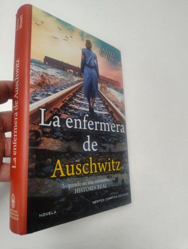 Portada del libro de La enfermera de Auschwitz