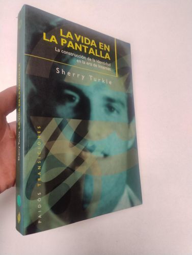 Portada del libro de La vida en la pantalla