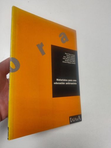 Portada del llibre de Materiales para una educación antirracista
