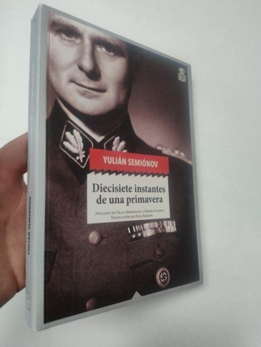 Portada del libro de Diecisiete instantes de una primavera