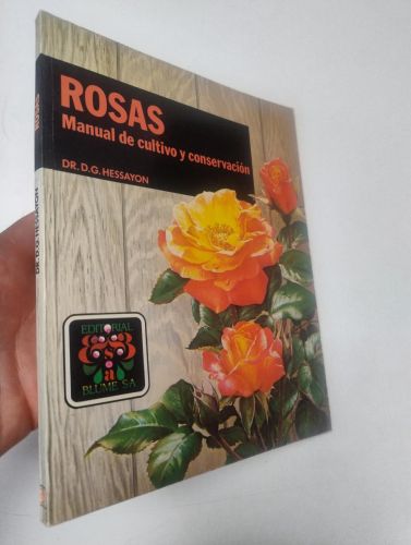 Portada del libro de Rosas. Manual de cultivo y conservación