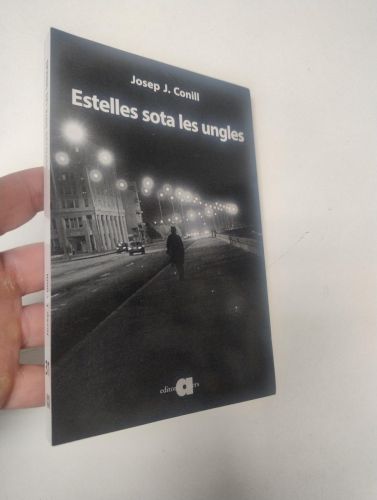 Portada del libro de Estelles sota les ungles