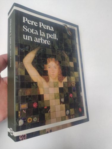 Portada del libro de Sota la pell, un arbre