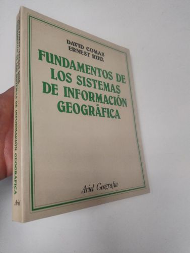Portada del libro de Fundamentos de los sistemas de información geográfica