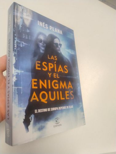 Portada del libro de Las espías y el enigma Aquiles