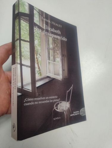 Portada del libro de Elizabeth ha desaparecido