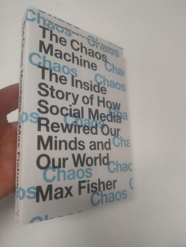 Portada del libro de The Chaos Machine