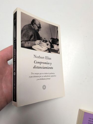 Portada del libro de Compromiso y distanciamiento