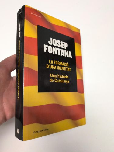Portada del libro de La formació d'una identitat. Una història de Catalunya