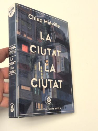 Portada del libro de La ciutat i la ciutat