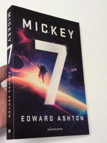 Portada del libro de Mickey 7