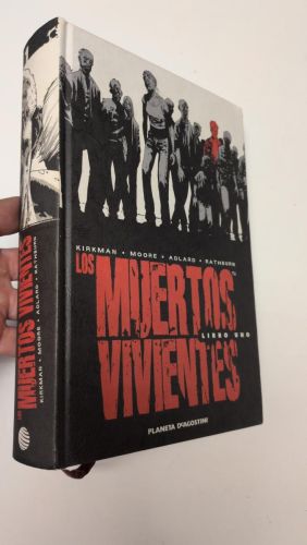 Portada del libro de Los muertos vivientes. Libro uno