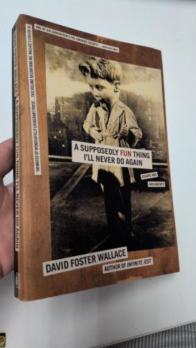 Portada del libro de A SUPPOSEDLY FUN THING I'LL NEVER DO AGAIN