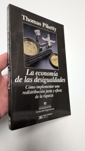 Portada del libro de La economía de las desigualdades
