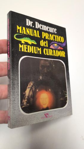 Portada del libro de Manual del médium curador