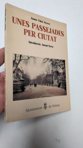 Portada del libro de Unes passejades per ciutat