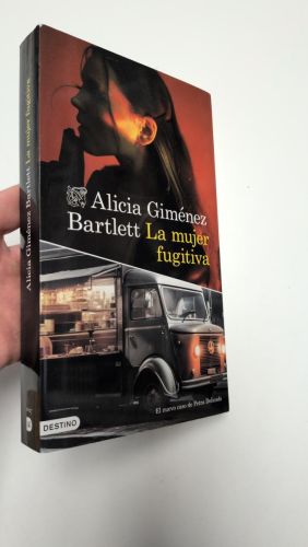 Portada del libro de La mujer fugitiva