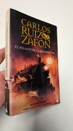 Portada del libro de El palacio de la medianoche