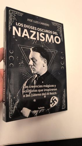 Portada del llibre de Los dioses oscuros del nazismo
